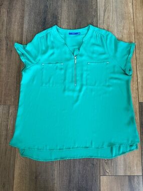 Apt. 9 Emerald Teal Short Sleeve Zip-Front Blouse XXL 
Pockets longer